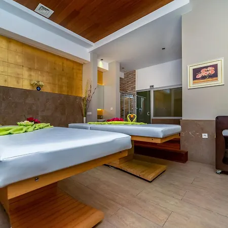 Commodore Elite & (adults Only) Hotell 5*