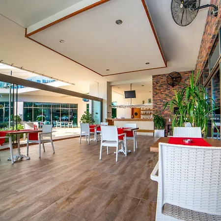 Commodore Elite & (adults Only) Hotell 5*