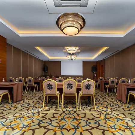 Commodore Elite & (adults Only)