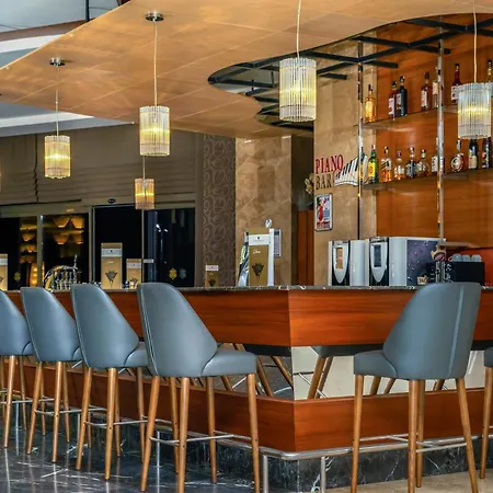 Commodore Elite & (adults Only)