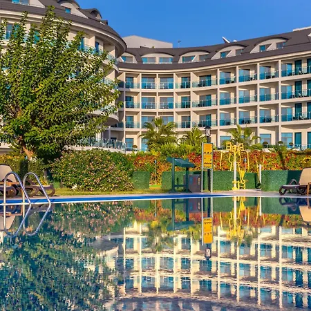 Commodore Elite & (adults Only) Hotel 5*