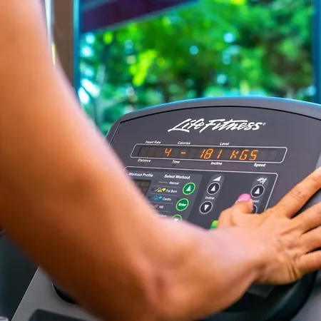 Commodore Elite & (adults Only)