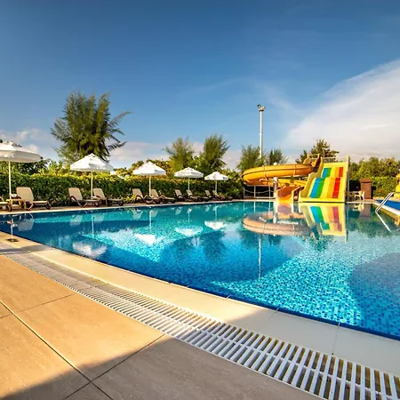 Commodore Elite & (adults Only) Отель