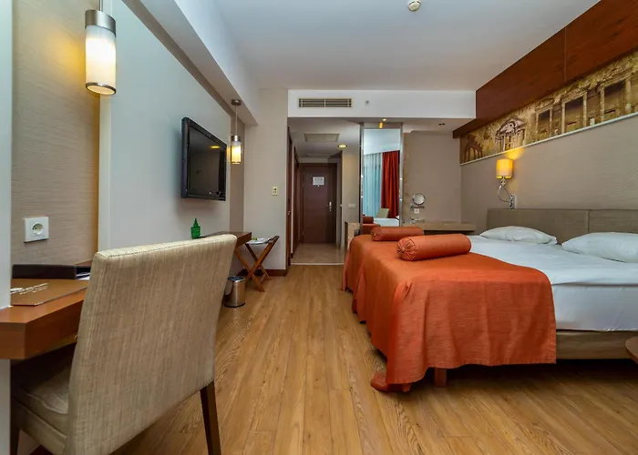 Commodore Elite & (adults Only) 5* Сиде