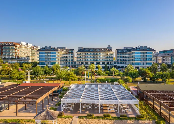 Commodore Elite & (adults Only) Отель